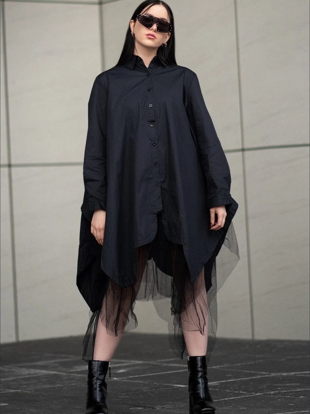 Black Women's Oversized dress shirt with Tulle Hem o/s